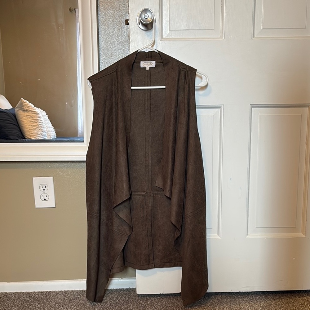 Mud Pie Brown/Green Sleeveless Open Front Vest